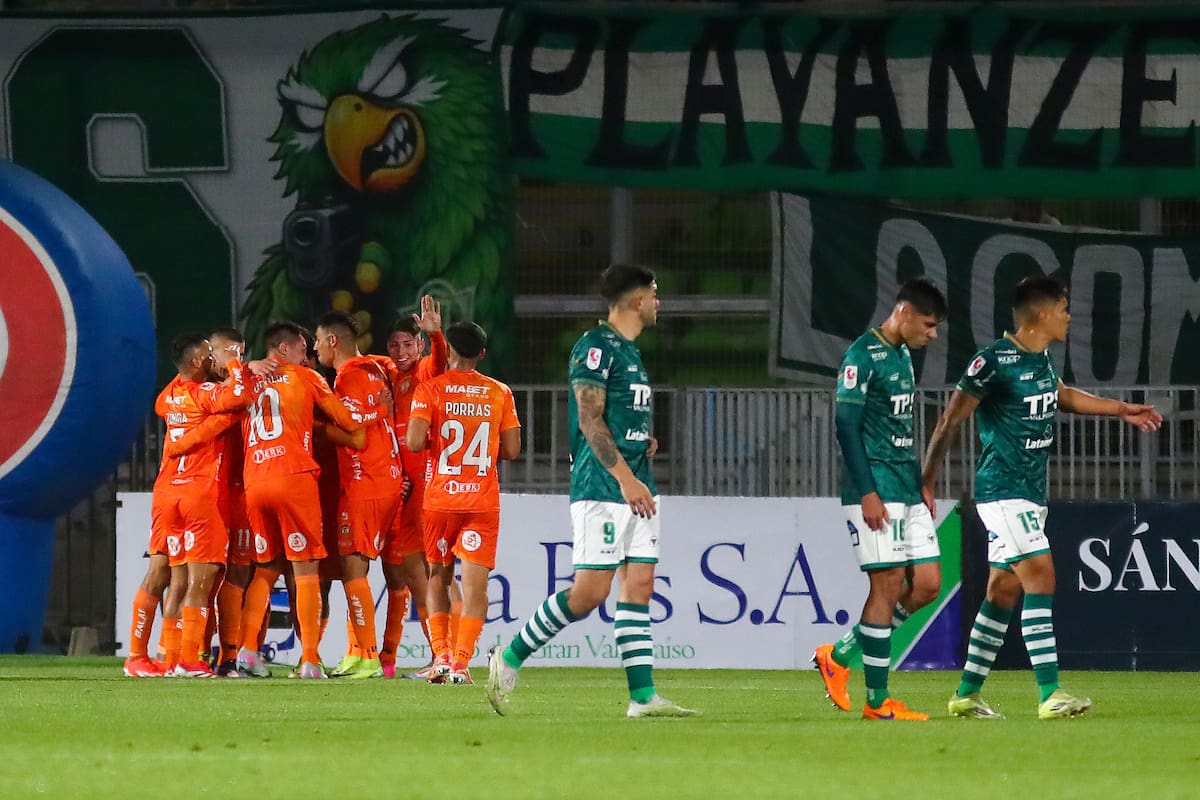 Los Zorros frente a Wanderers. Foto: Agencia Aton.