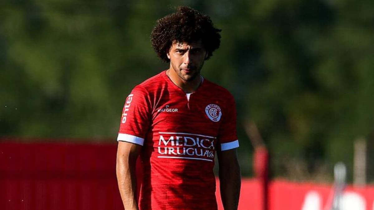 Jornada clave para definir traspaso de Maximiliano Falcón a Colo Colo