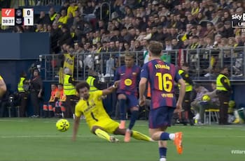 VIDEO | Terrible entrada contra Lamine Yamal: le mostraron roja directa