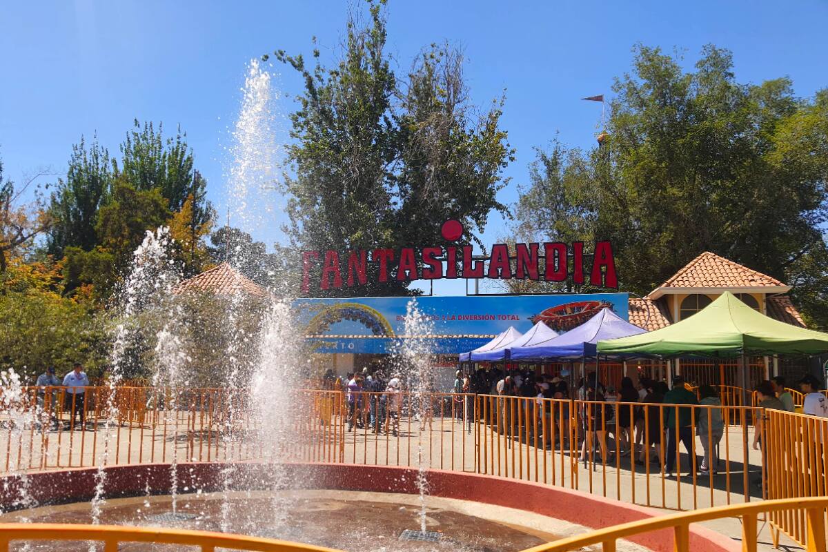 El parque de entretenciones está abierto este martes y con entradas a precios rebajados a través de su página web. Créditos: Google Maps.