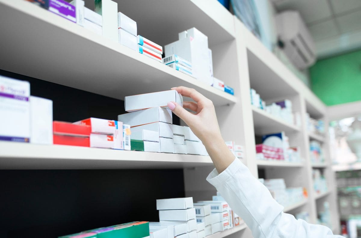 Popular farmacia con más de 20 años en el mercado internacional llega a Chile y promete precios bajos