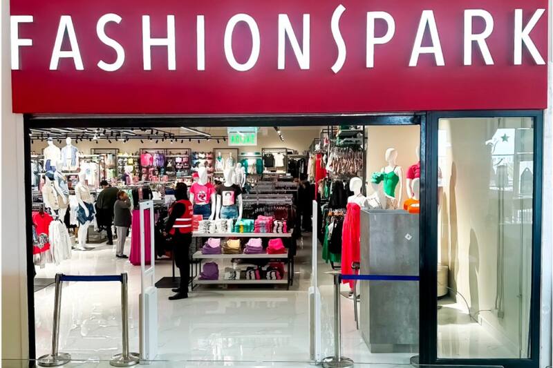 Conoce cómo obtener descuentos al comprar uniformes.