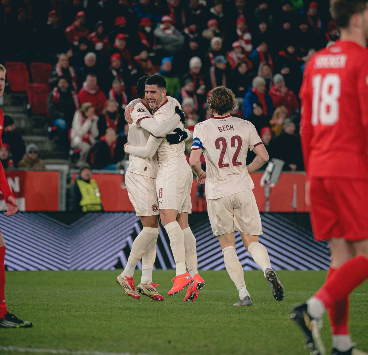Quedó a un punto de clasificar a octavos. Foto: @FCMidtjylland en X