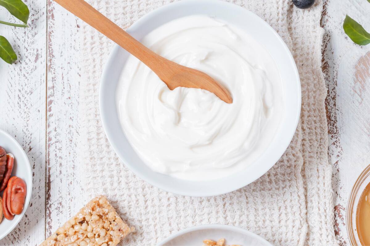 Si no contiene frutas, el yogur se puede seguir consumiendo incluso después de expirado.