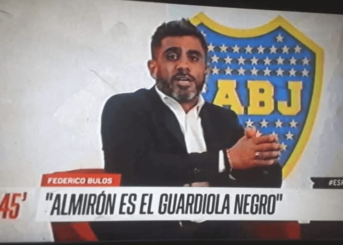 Federico Bulos bautizando a Almirón como el "Guardiola Negro".