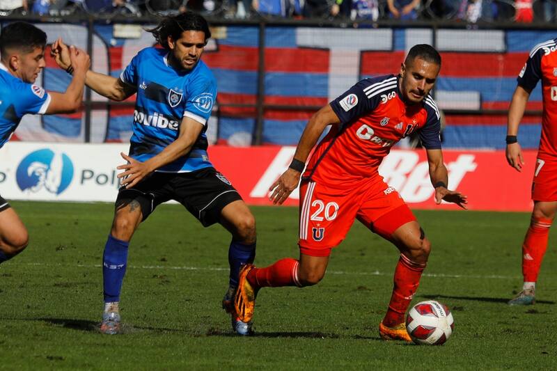 en el partido con Huachipato. Foto: Aton.