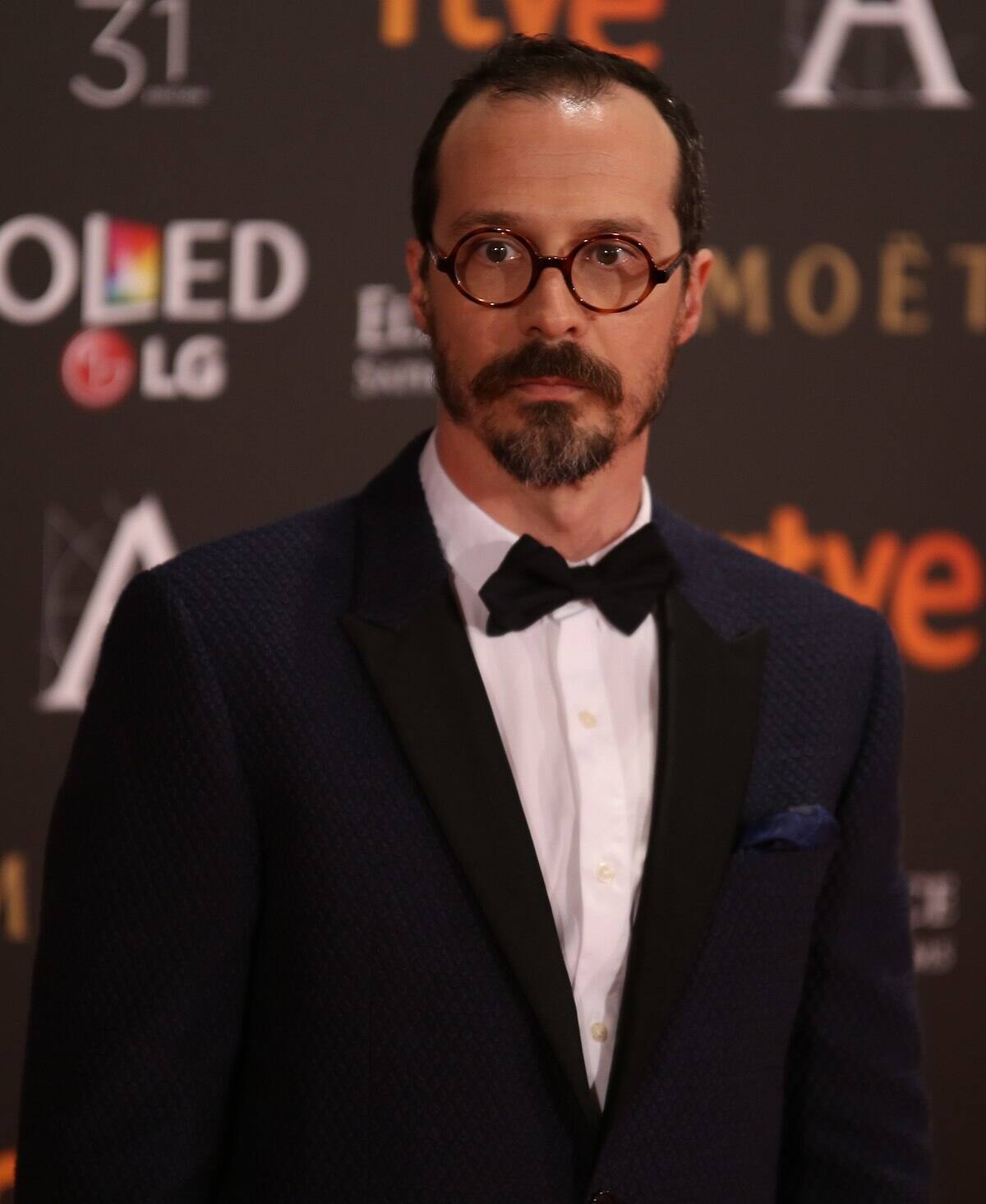 es Luis Bravo en "Machos Alfa"