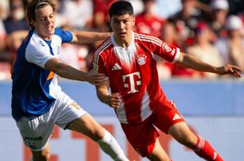 Joven promesa del Bayern Múnich lidera la nómina de Perú para jugar con Chile