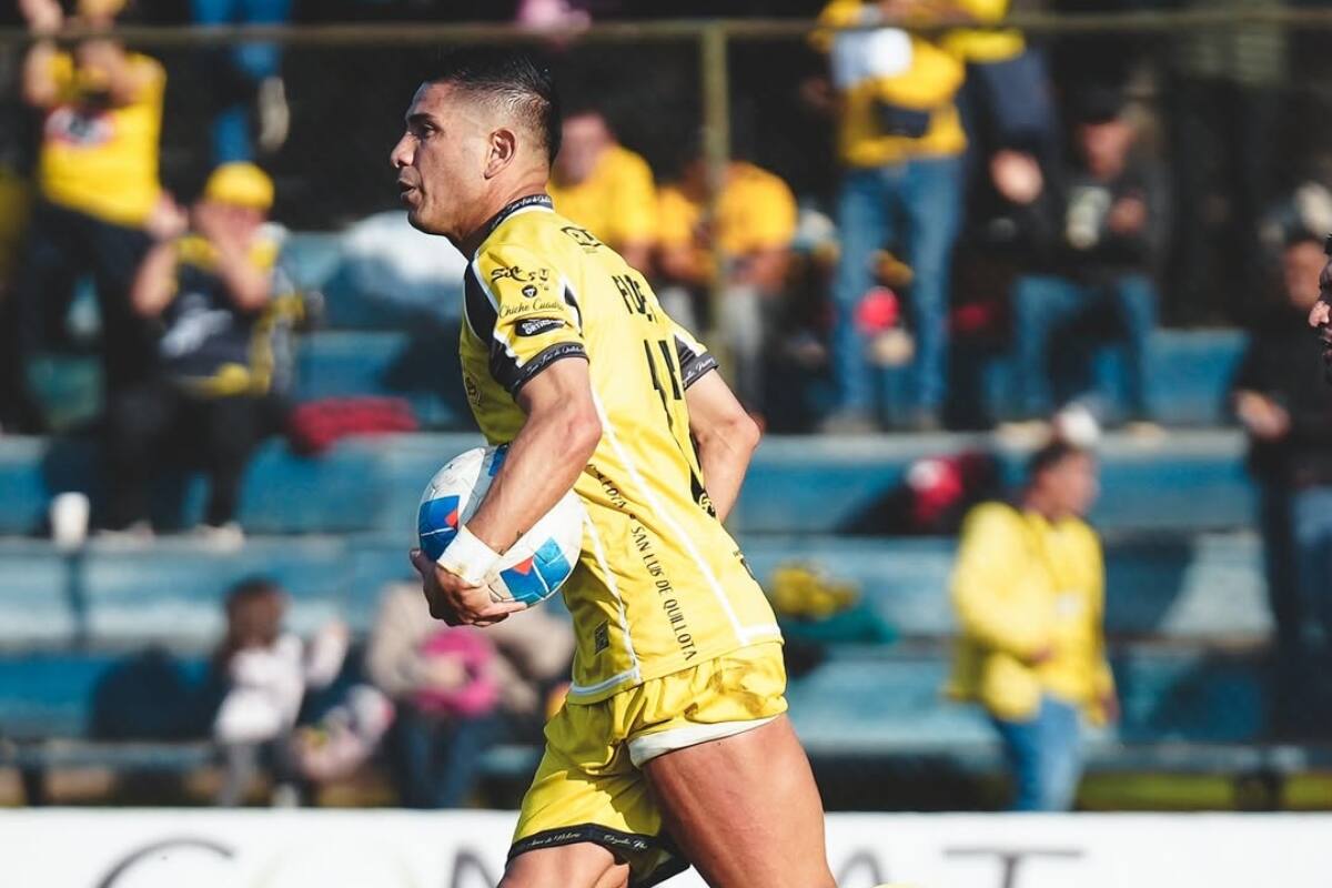 El delantero dejará San Luis. Foto: @felipeflores17