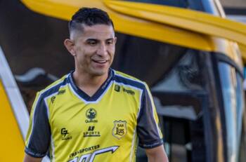 Otro club ya lo contactó: se enreda la llegada de Felipe Flores a Santiago Morning