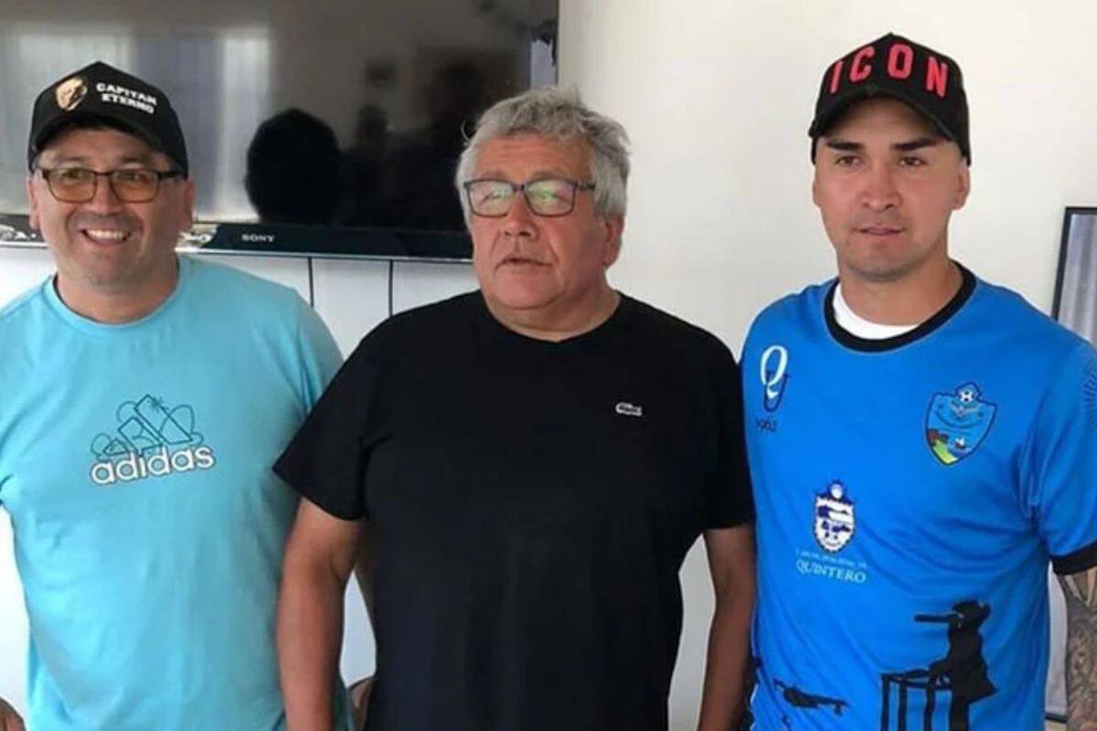 Felipe Gutiérrez posó con la camiseta de Quintero Unido.