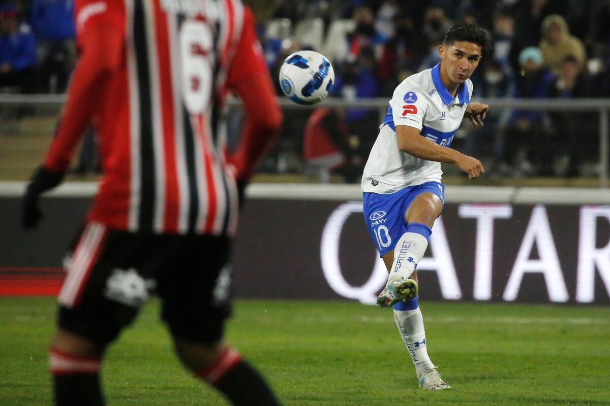 jugando por la UC. Foto: Agencia Aton.