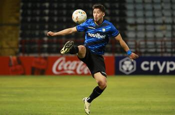 “Puede llegar a ex controladores”: Huachipato aclara el destino de dineros por posible venta de Felipe Loyola