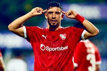 Genio y figura: Felipe Loyola brilló con gol y asistencia en amistoso de Independiente