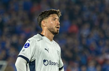 Gustavo Quinteros reveló cómo fue la despedida de Felipe Loyola de Independiente: “Se emocionó mucho”