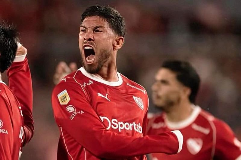 El mediocampista anotó un gol en su retorno a las canchas con Independiente. Foto: Felipe Loyola en Instagram.