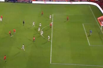 No le bastó con el primero: Felipe Loyola se volvió loco y anotó este golazo desde 30 metros