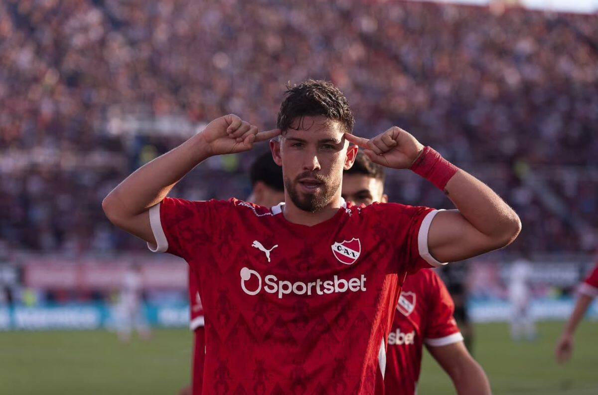 En Argentina le dan la razón a Gareca: Felipe Loyola jugará de lateral en Independiente
