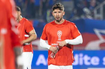 “Hace unos días se fue llorando”: hinchas de Independiente pierden la paciencia con Felipe Loyola