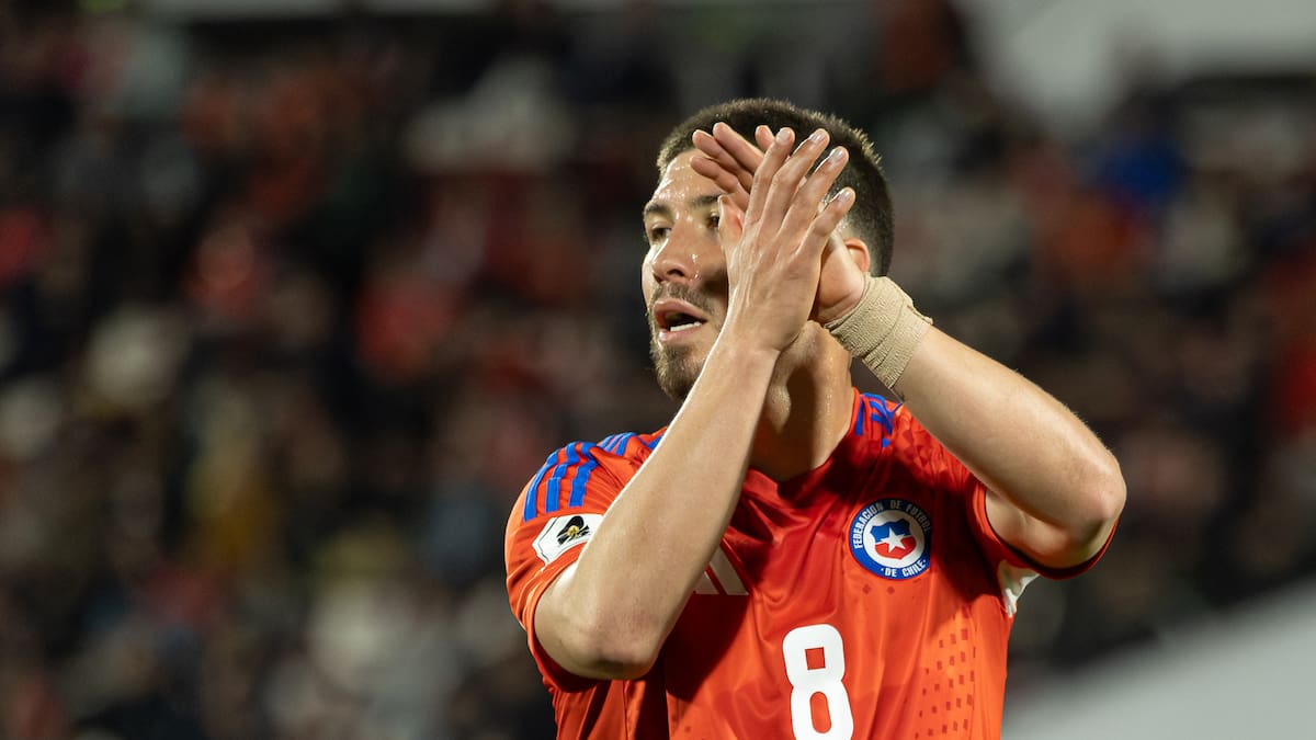 En medio de la incertidumbre por su futuro: Felipe Loyola reaparece en Colo-Colo y recuerda su etapa como canterano