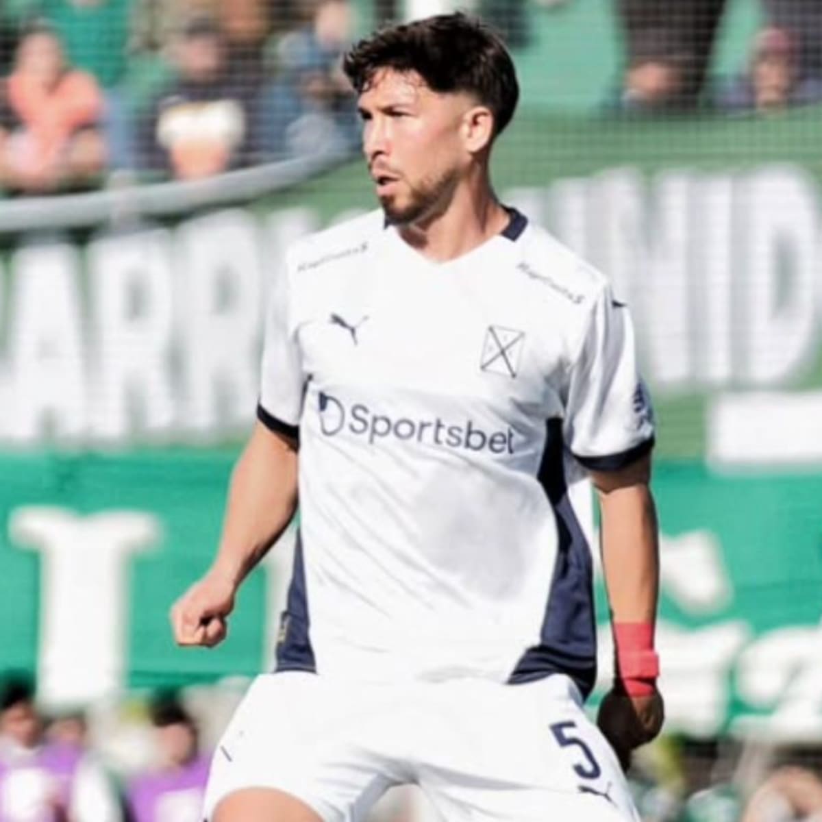 El futbolista chileno que puede descender hoy sábado en Europa