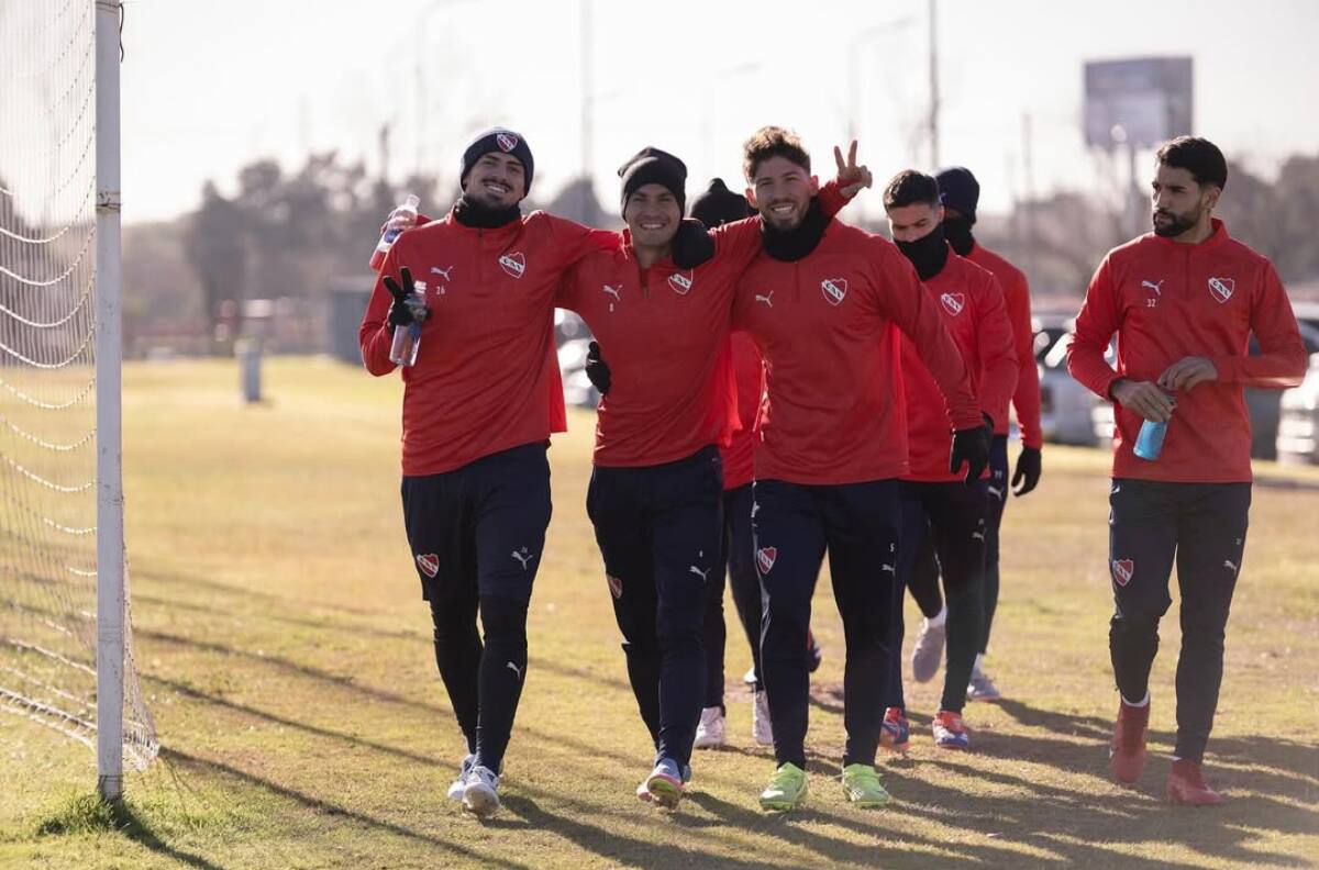 Sufre Gustavo Quinteros: Pablo Galdames y Felipe Loyola podrían “traicionar” a Independiente