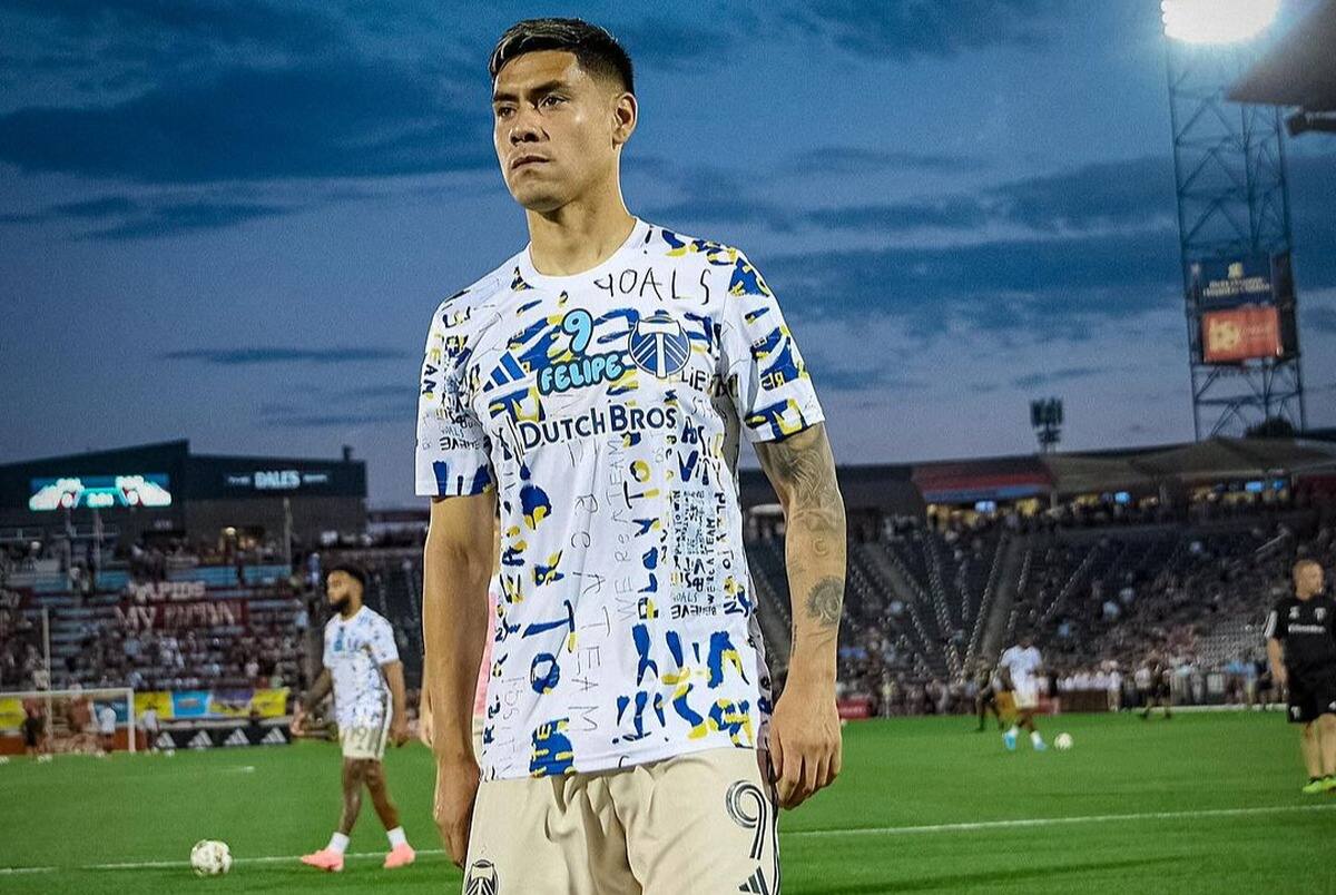 Felipe Mora es una de las opciones en la carpeta de la U.