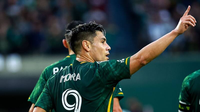 La U llegó a un acuerdo con Felipe Mora pero por este motivo se frenó su regreso