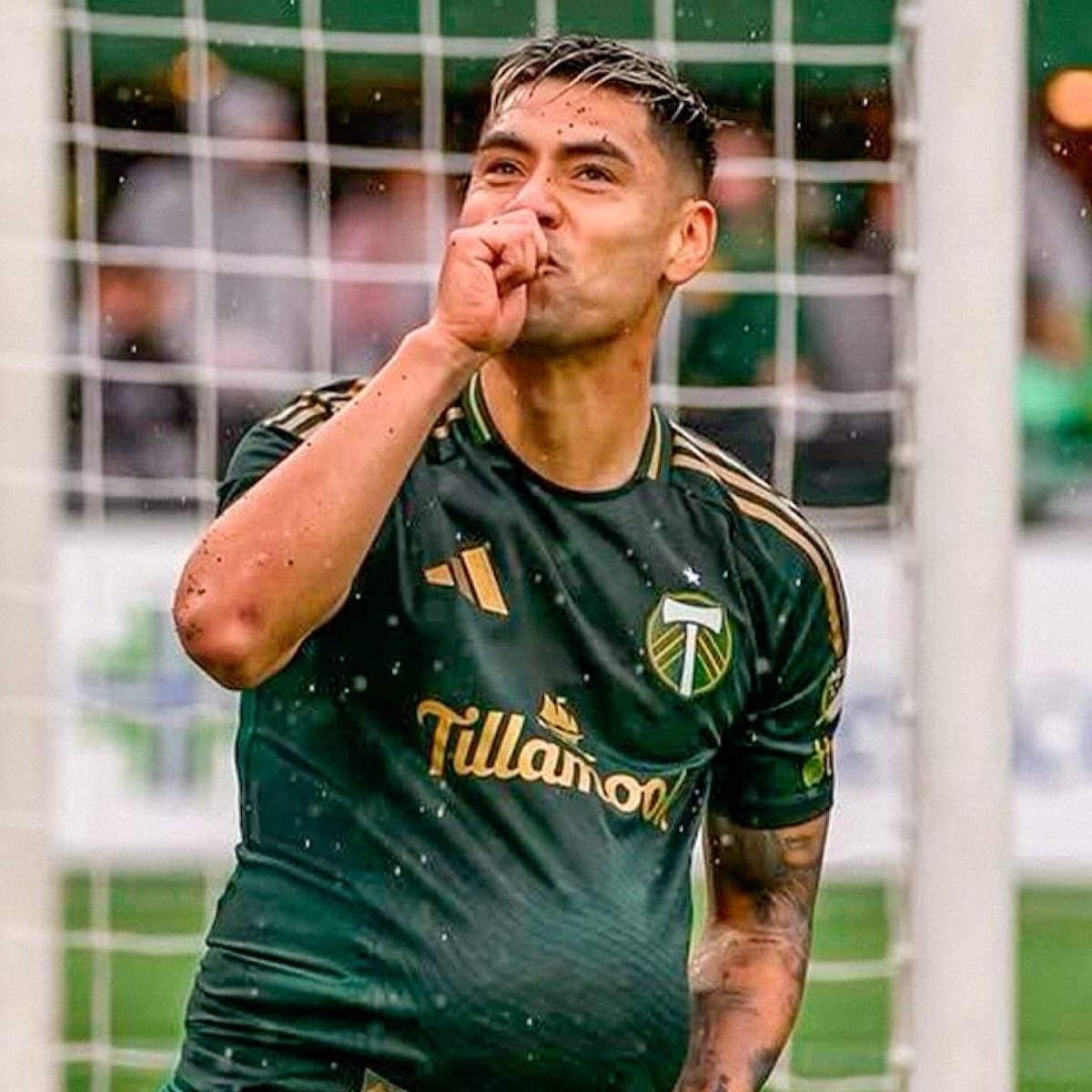 VIDEO | Tremendo: Felipe Mora se lució con un doblete en su partido de despedida en Estados Unidos