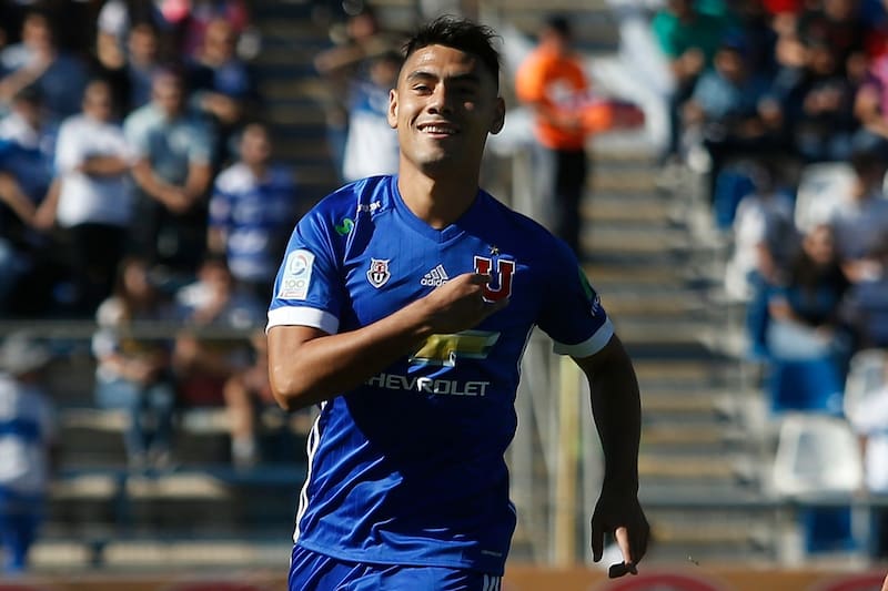 Felipe Mora jugando por Universidad de Chile en 2017.