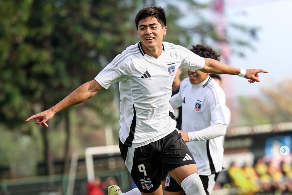 El delantero de Colo Colo de apenas 16 años. Foto: @colocolofutboljoven