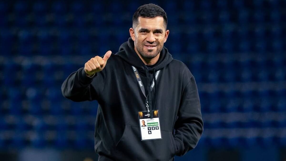 Es el DT de moda del fútbol chileno y también geógrafo: “Me titulé mientras jugaba y estudié dos carreras más”