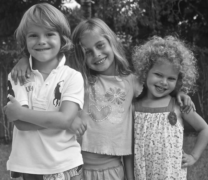 Le dedicó tierno mensaje a sus hijos adoptivos.