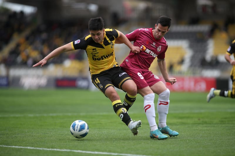 El lateral de Colo Colo volvería en calidad de préstamo a Coquimbo Unido. (Foto: Agencia Aton)