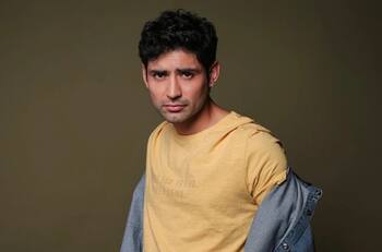 Quién es Félix Villar, actor chileno acusado de agresión a su expareja