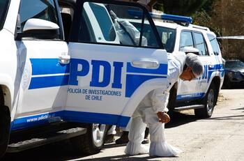 Intentaron trasladar el cuerpo: Padres del sospechoso de femicidio en Maipú fueron detenidos