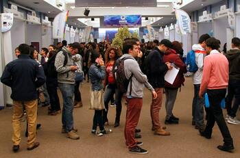 Con sueldos de hasta $1.700.000: inauguran masiva feria laboral que ofrece más de 2.500 puestos de trabajo