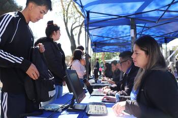 Feria Laboral SENCE de Valparaíso presentará más de 1.700 ofertas de trabajo: revisa cómo participar