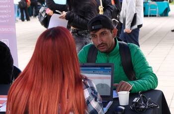 Así fue la feria laboral en Peñalolén: Todavía puedes postular por Internet con estos pasos