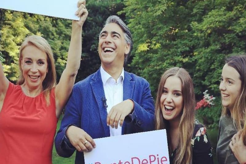 Hija de Karen Doggenweiler se va de Chile