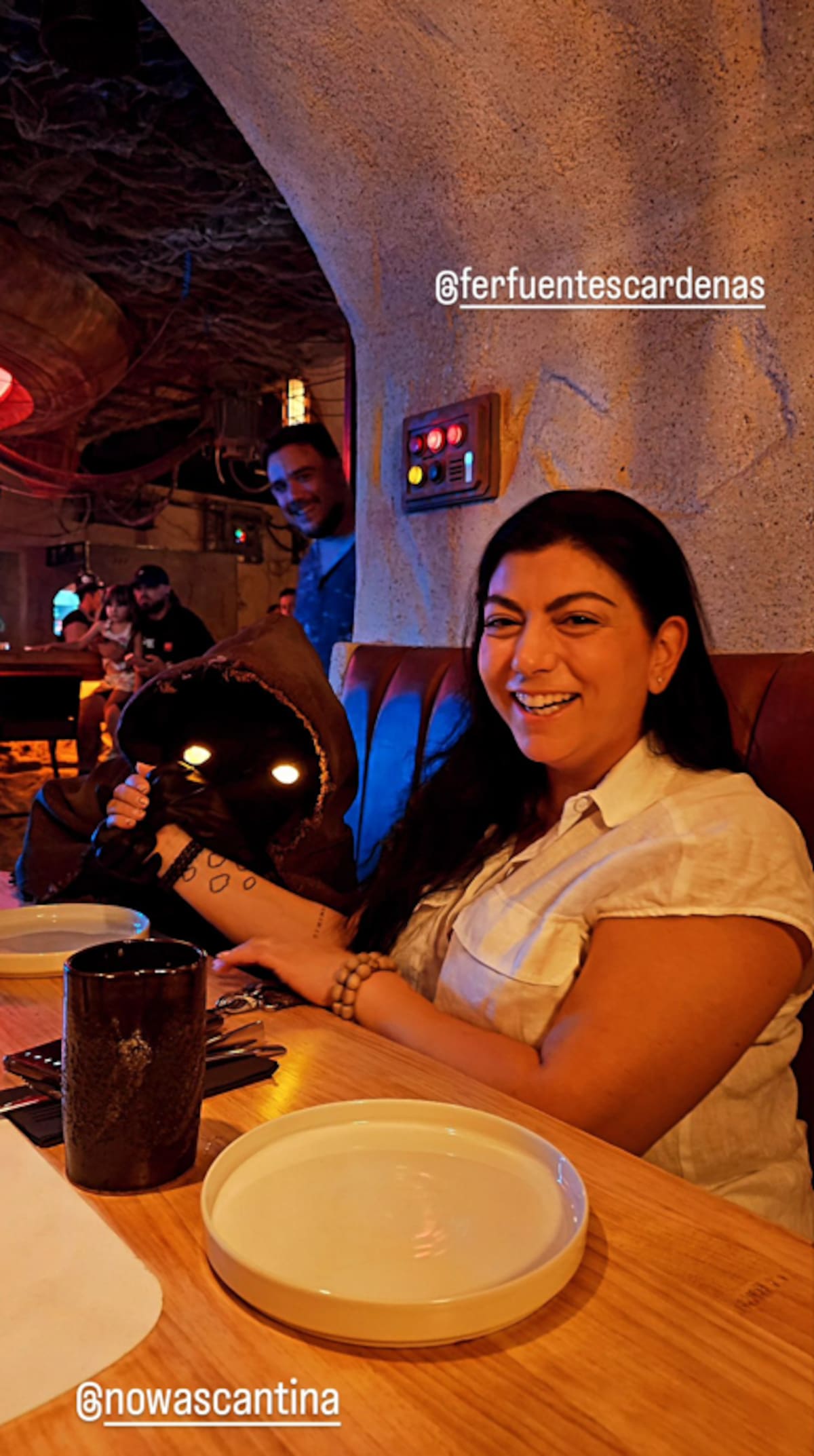 Una sonriente Fernanda Fuentes disfrutando de la salida
