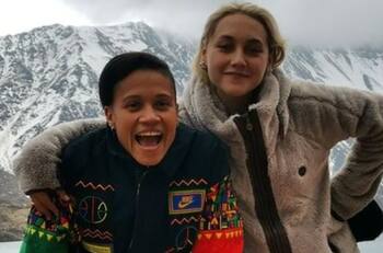 Con un rincón futbolero: Así es la casa de Grace Lazcano y Fernanda Pinilla