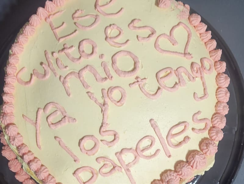 Fernanda Pinilla y Grace Lazcano y la torta con la que celebraron su matrimonio