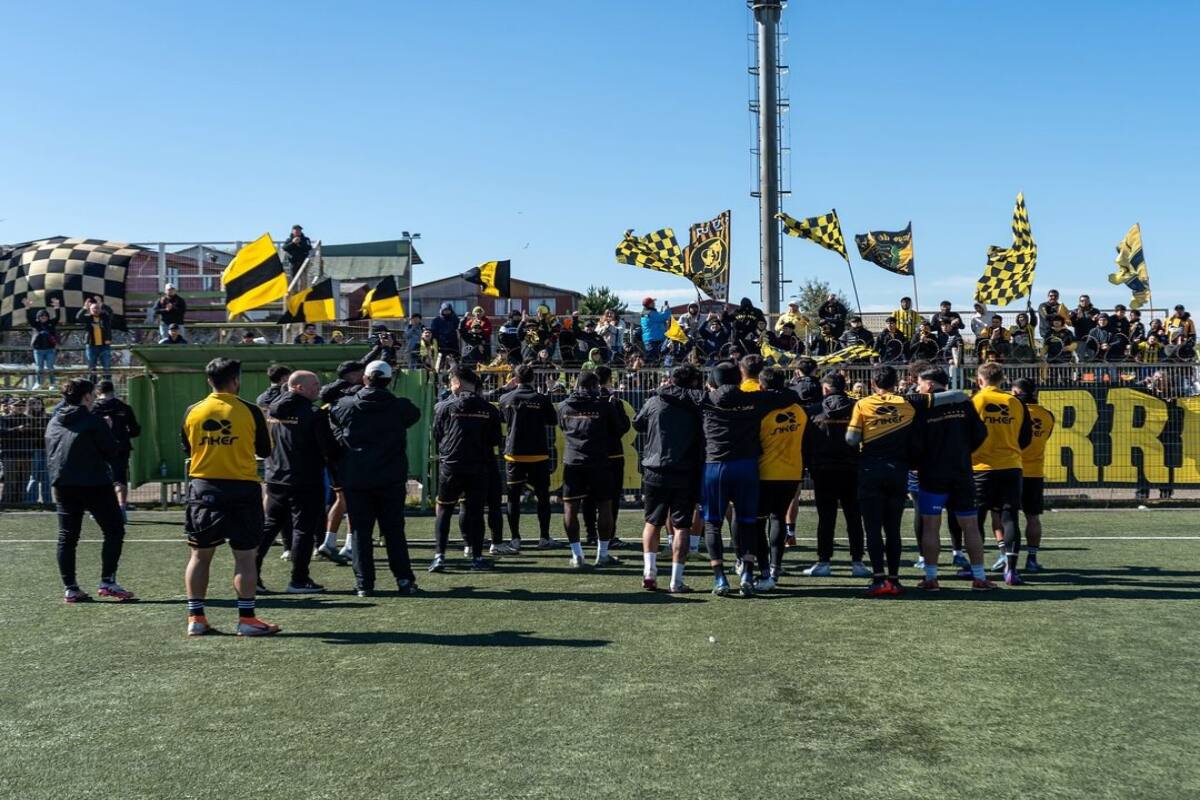 vive horas cruciales sobre el futuro del club. (Foto: @FernandezVial)