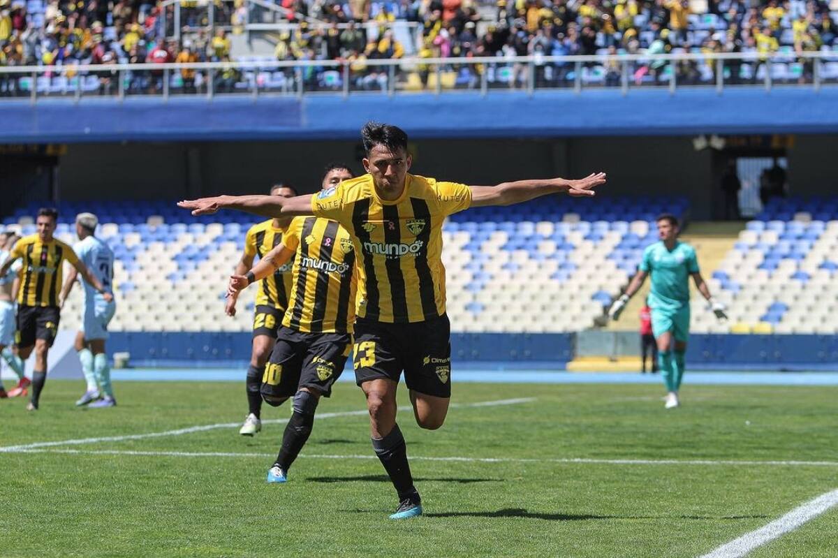 Fernández Vial se ilusiona con el ascenso a Primera B