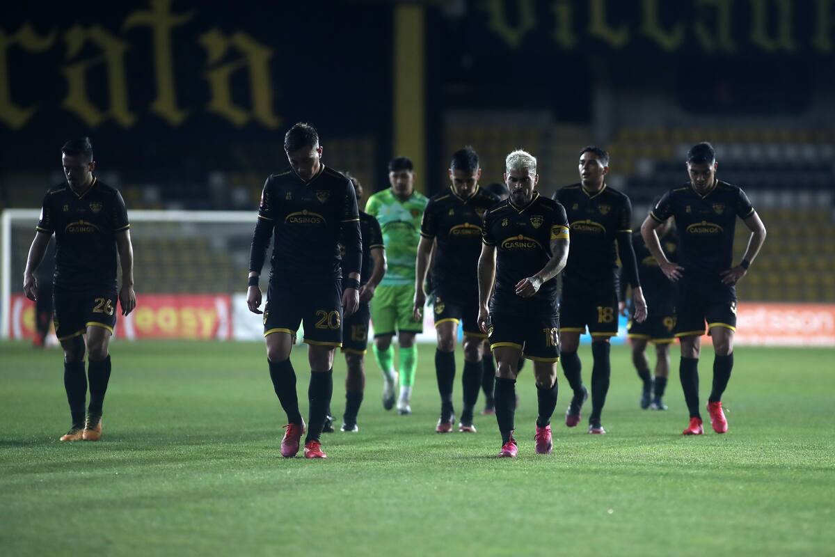 El Almirante queda fuera de Tercera División por problemas judiciales. / Photosport.