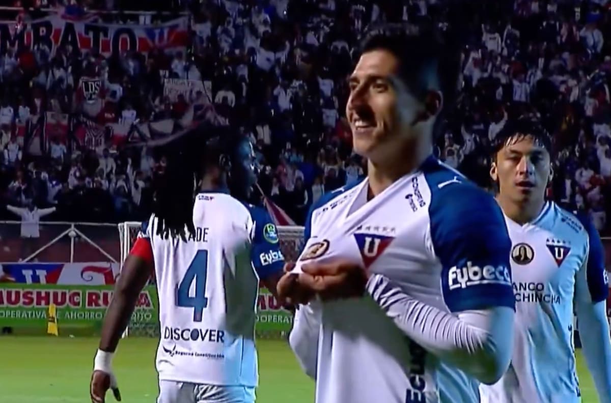 VIDEO | Fernando Cornejo sigue haciendo de las suyas en Ecuador y ahora marca este gol para Liga de Quito