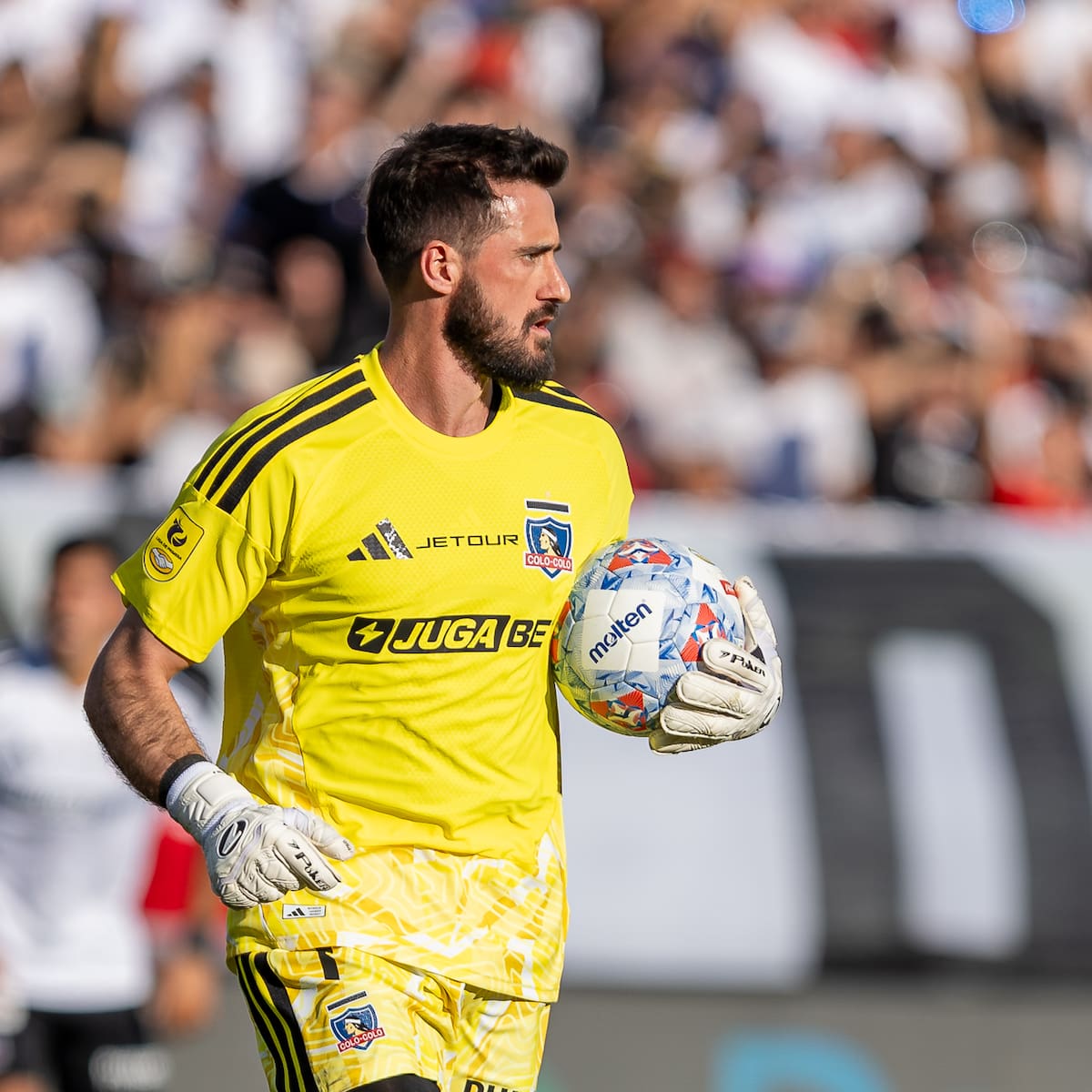 La cantera como única opción: el complejo panorama de Colo-Colo ante la lesión de Fernando De Paul