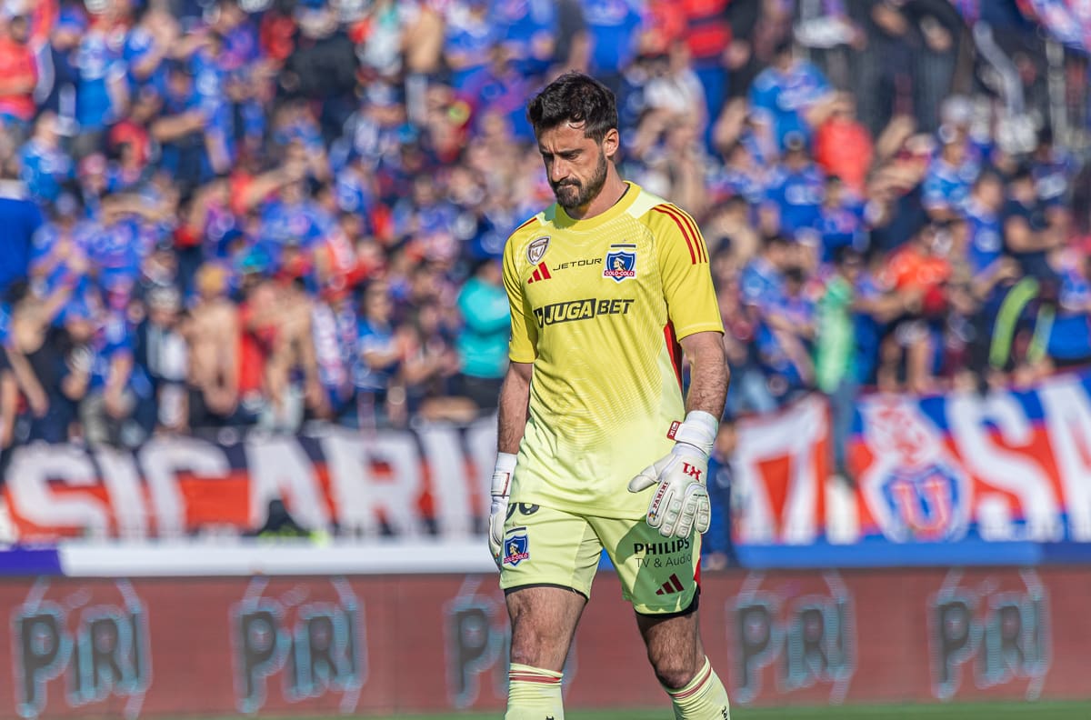 Coincidió con De Paul en la U y lo respalda ahora en Colo-Colo: “Me ayudó mucho; es un verdadero profesional”