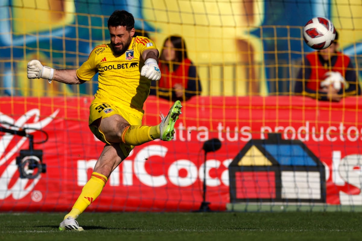 El arquero Fernando De Paul seguirá en Colo Colo. Foto: Agencia Aton.